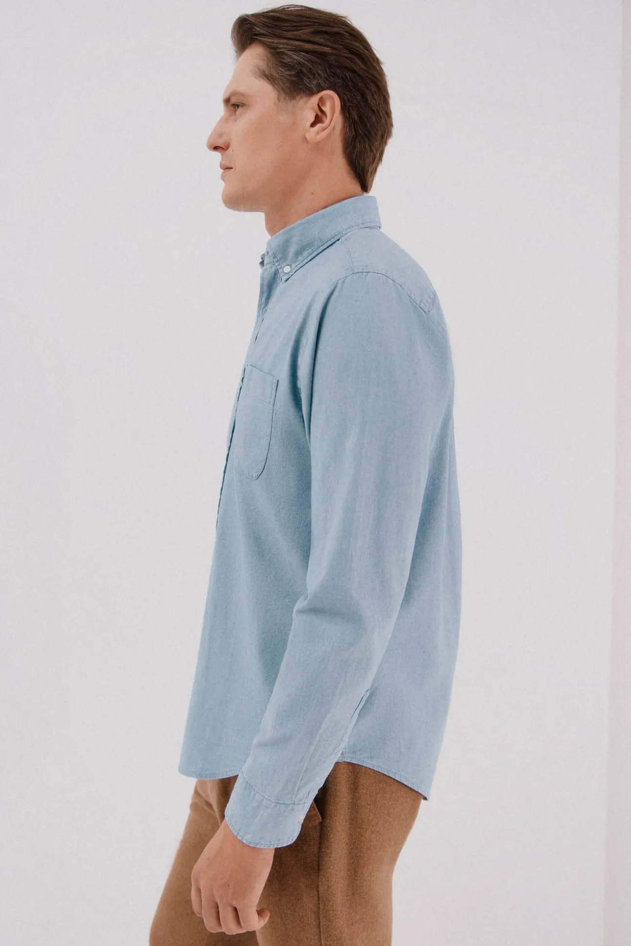 Camisa jeans com bolso