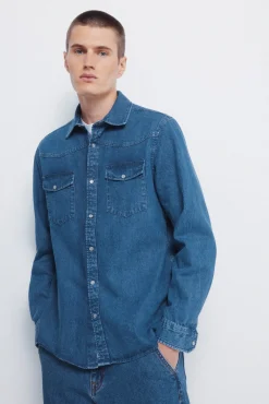 Camisa jeans com cintado = entallado