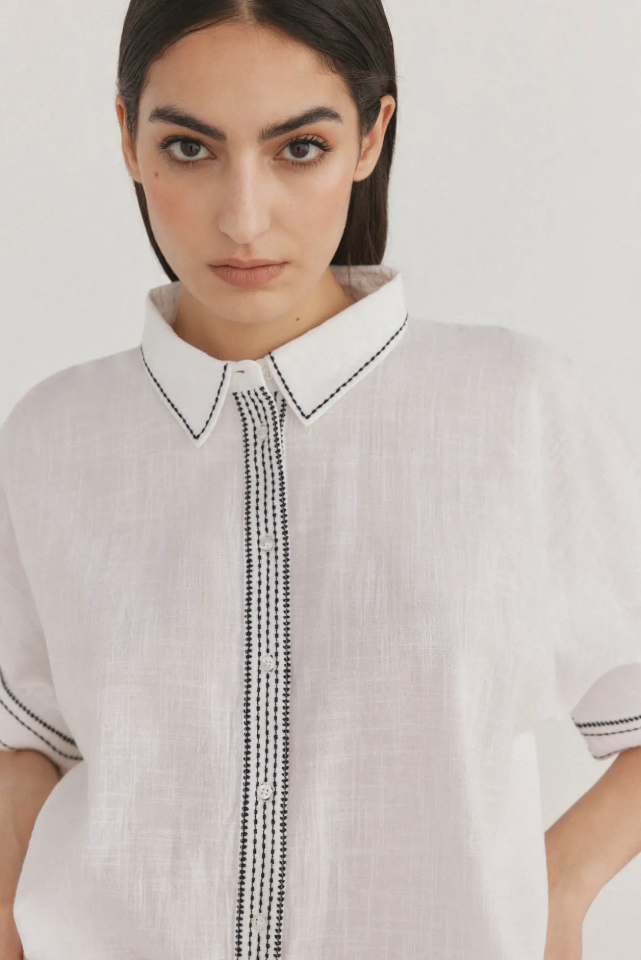 Camisa larga contrastante