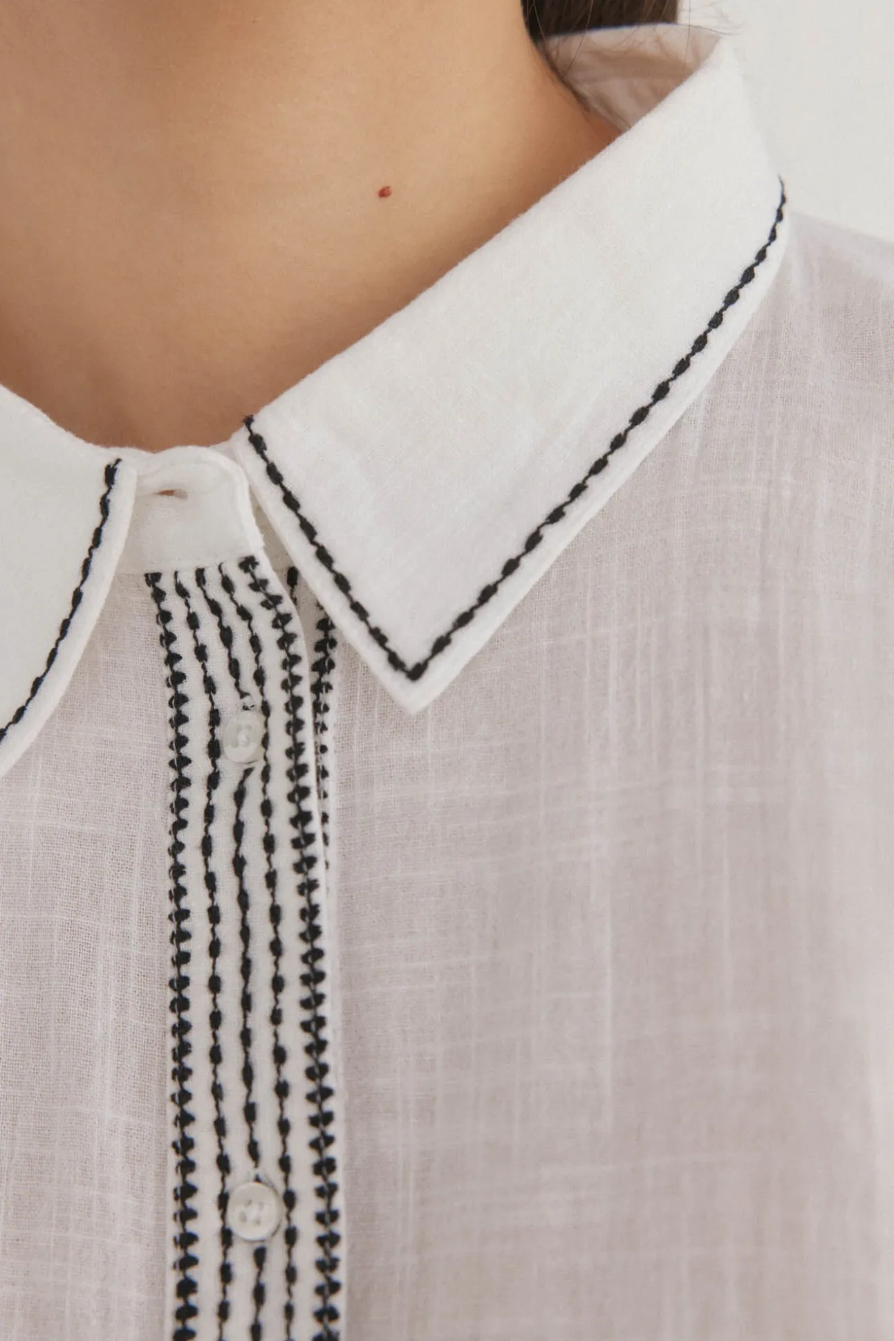 Camisa larga contrastante