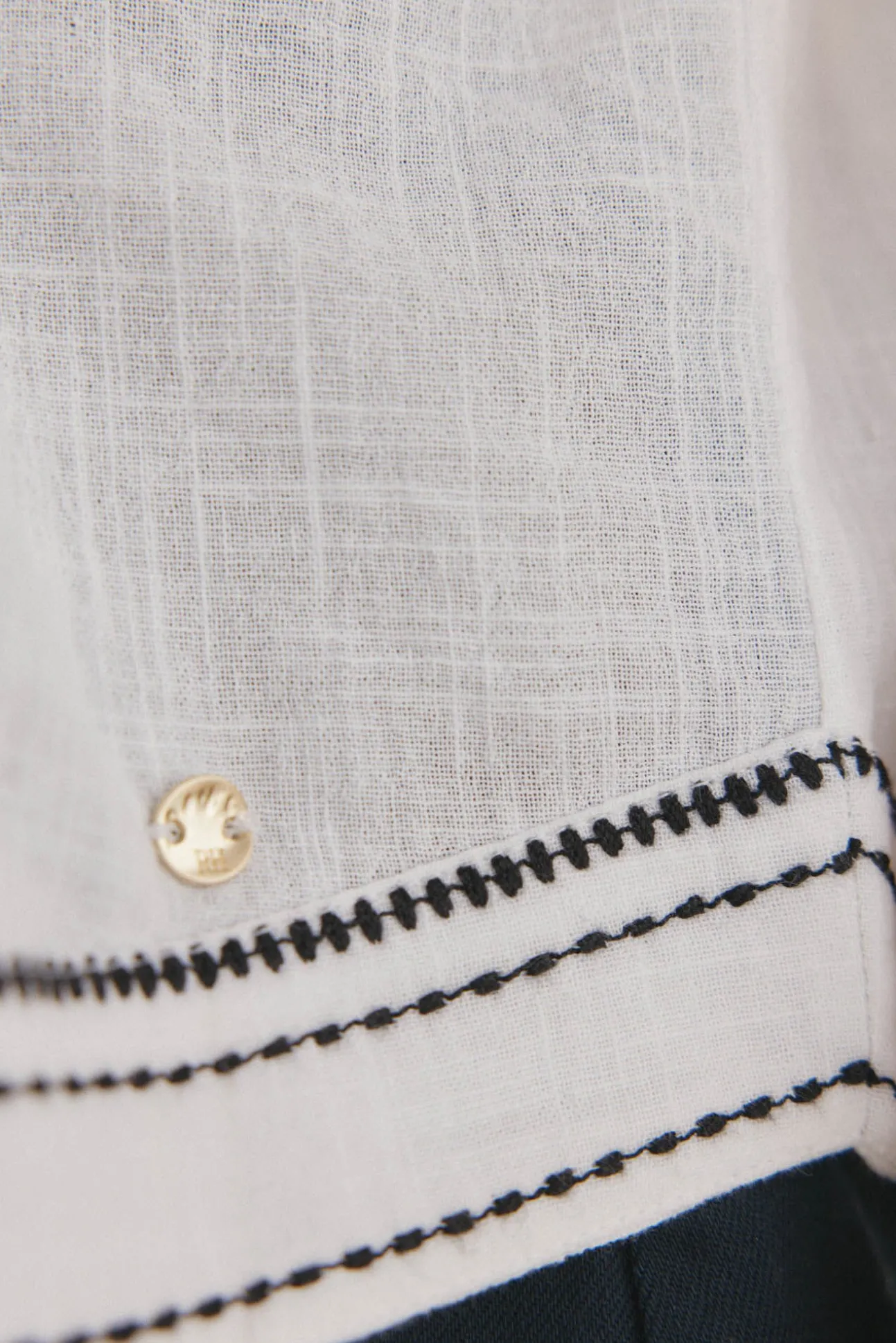 Camisa larga contrastante