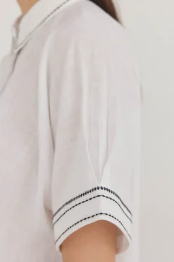 Camisa larga contrastante