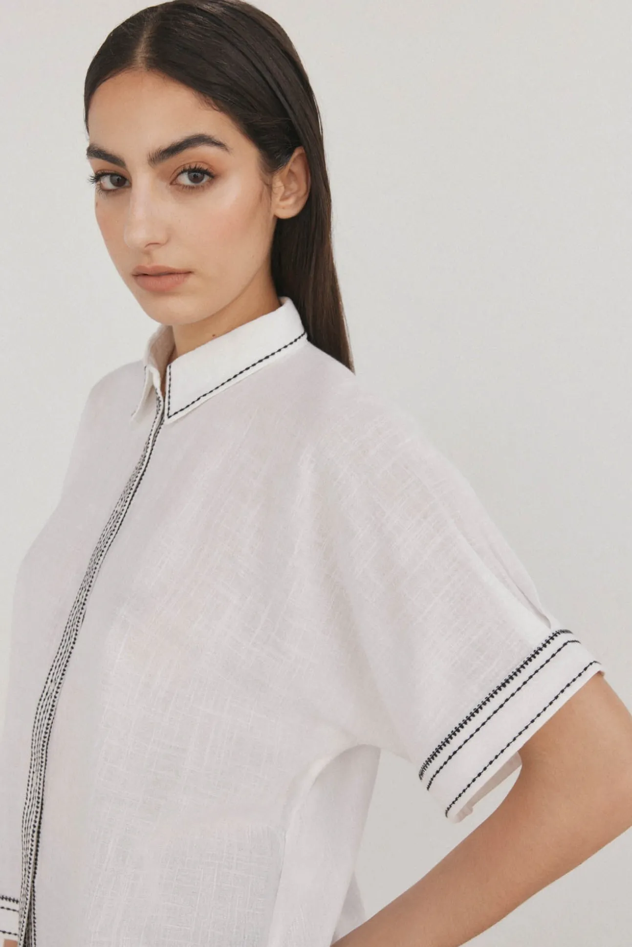 Camisa larga contrastante