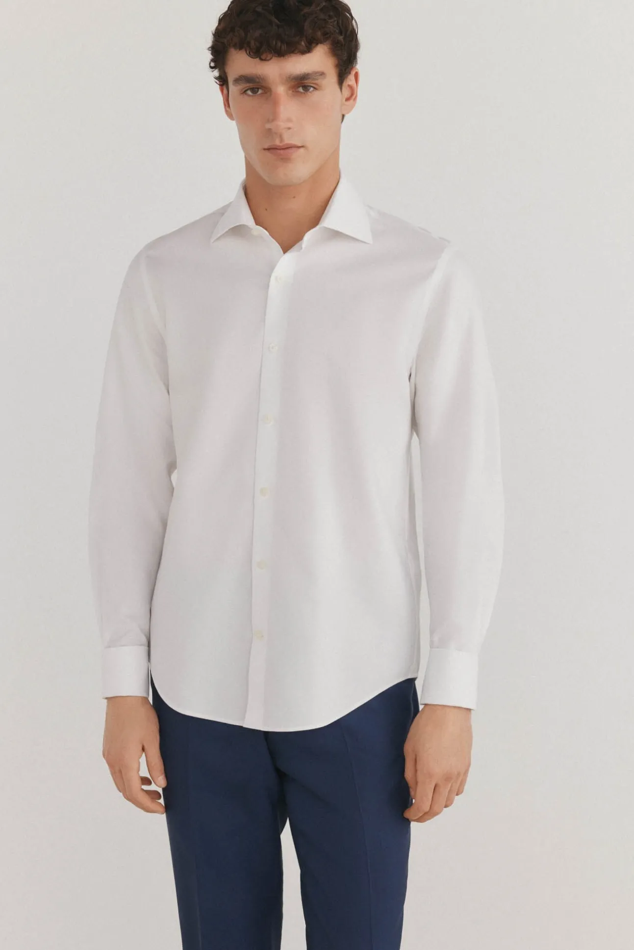 Camisa lisa sem ferro + abotoaduras resistentes a manchas