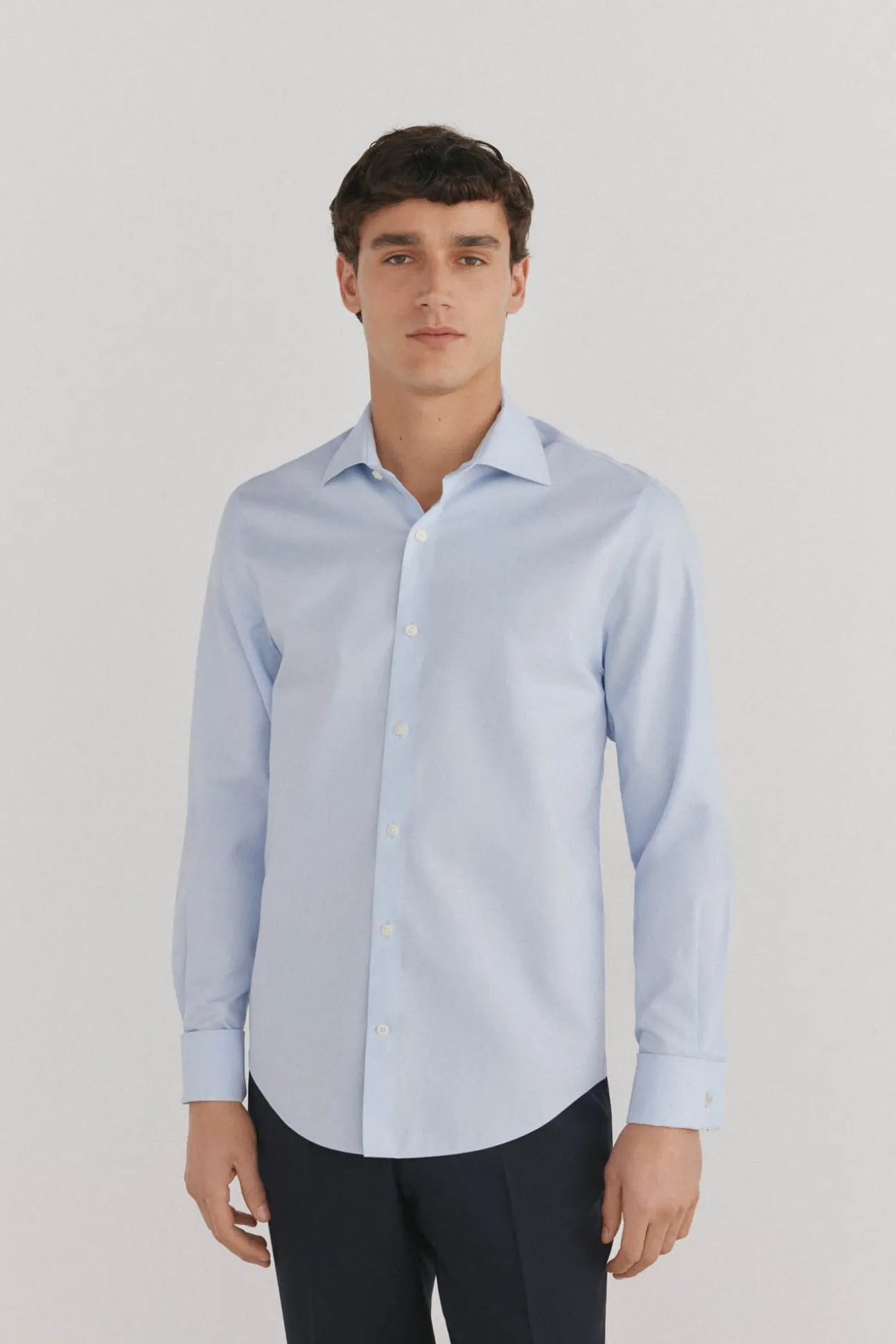 Camisa lisa sem ferro + abotoaduras resistentes a manchas