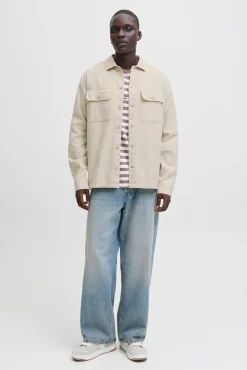 Camisa oversize com corte descontraído