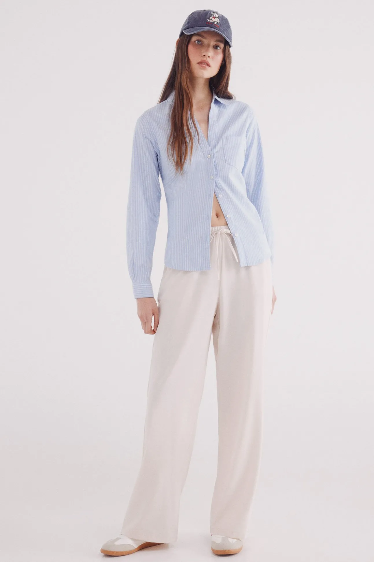 Camisa Oxford com gola aberta