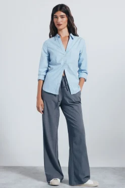 Camisa Oxford com gola aberta