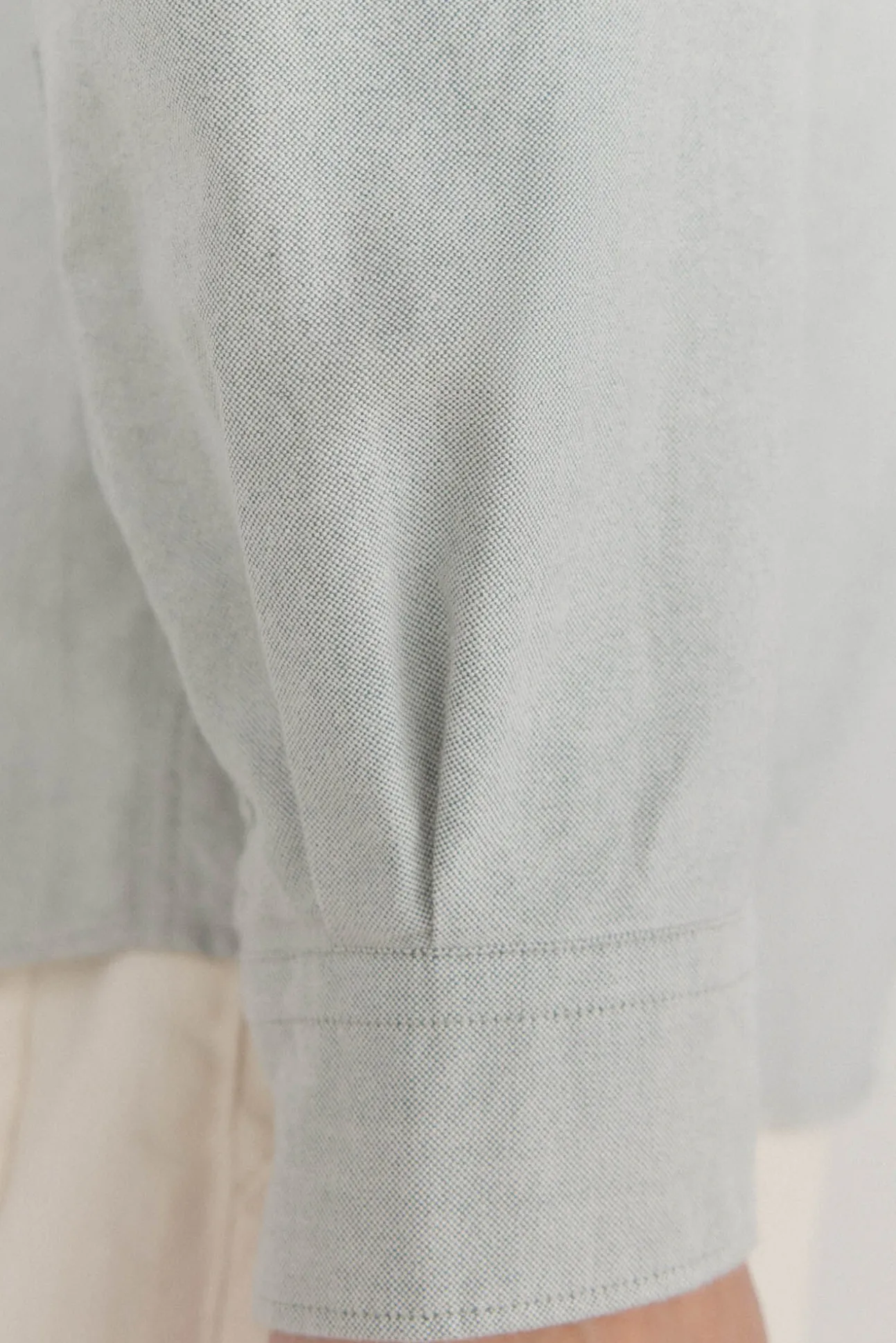 Camisa oxford liso e icônica