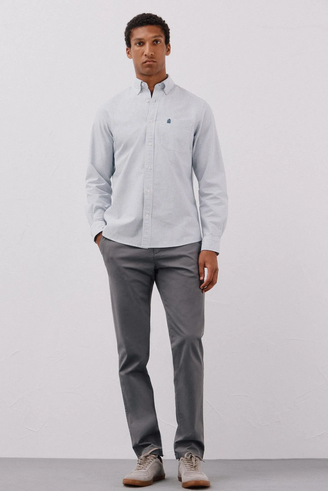 Camisa oxford listrada com vela