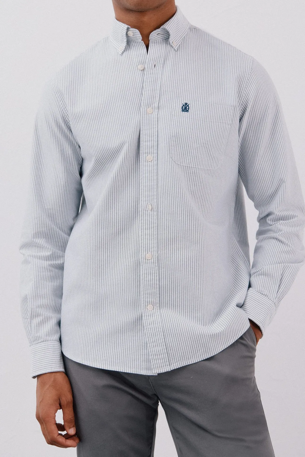 Camisa oxford listrada com vela
