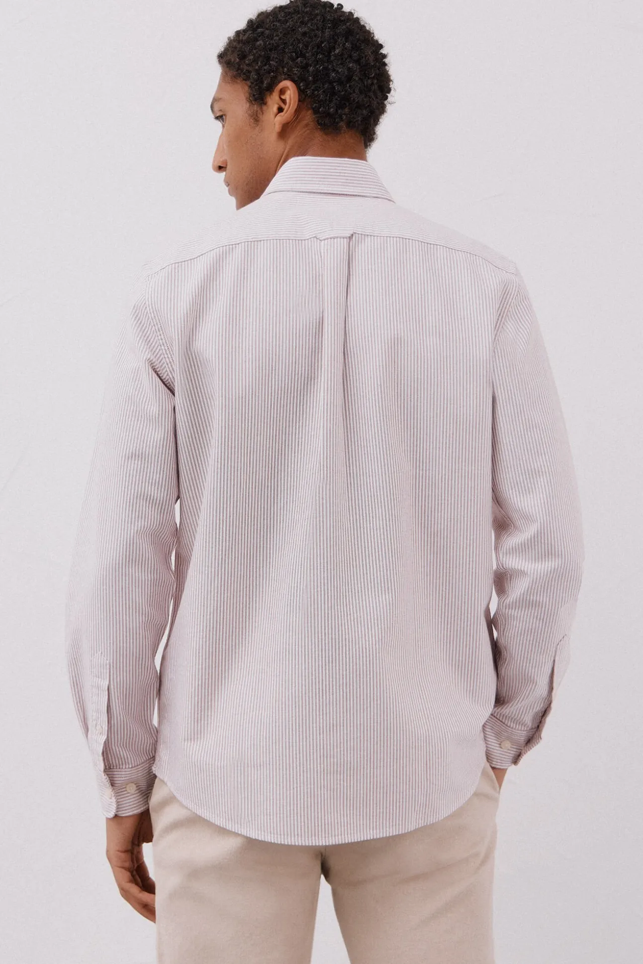 Camisa oxford listrada com vela