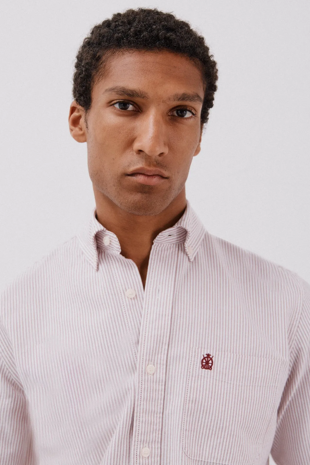 Camisa oxford listrada com vela