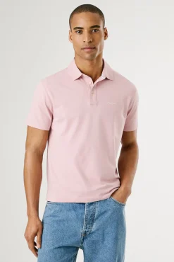 Camisa polo de manga curta com carcela tripla e logo no peito