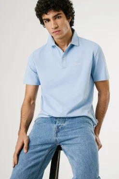 Camisa polo de manga curta com carcela tripla e logo no peito