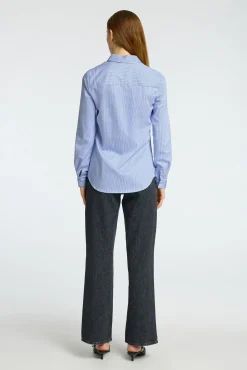 Camisa Slim Fit confeccionada em algodão orgânico