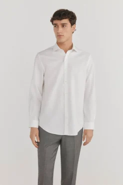 Camisa social lisa que não pode ser passada a ferro + resistente a manchas