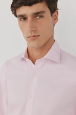 Camisa social lisa que não pode ser passada a ferro + resistente a manchas