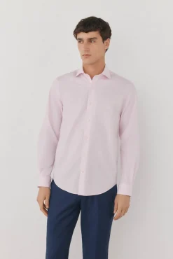 Camisa social lisa que não pode ser passada a ferro + resistente a manchas