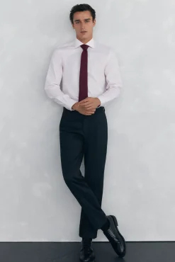 Camisa social lisa que não pode ser passada a ferro + resistente a manchas