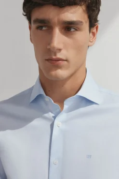 Camisa social lisa que não pode ser passada a ferro + resistente a manchas