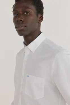 Camisa xadrez resistente a manchas e que não precisa passar