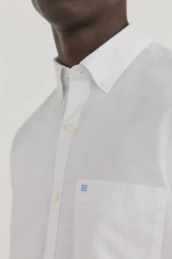 Camisa xadrez resistente a manchas e que não precisa passar
