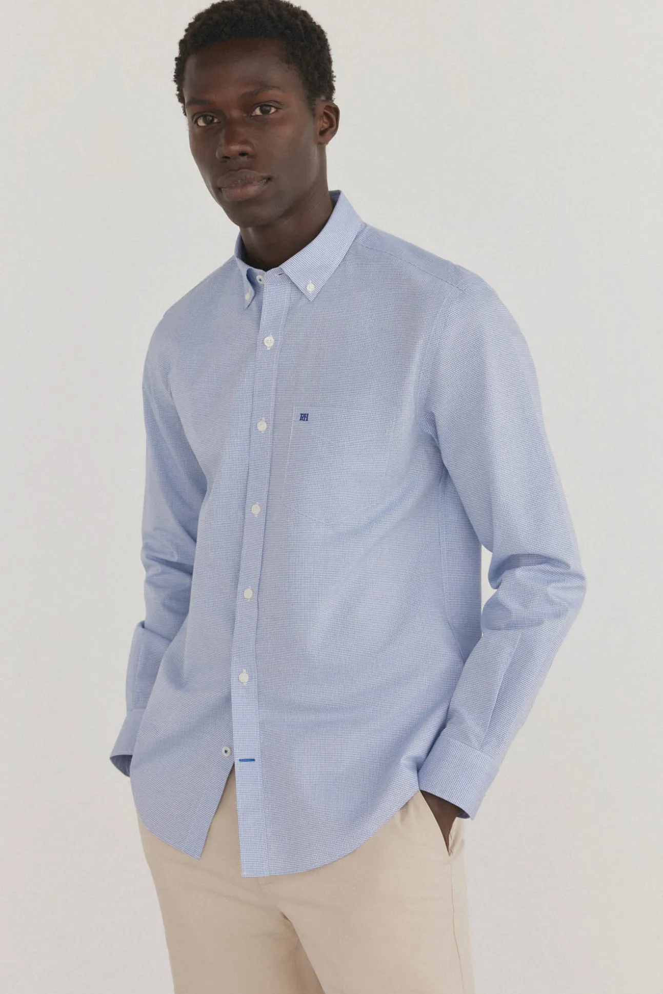 Camisa xadrez resistente a manchas e que não precisa passar