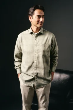 Camisa xadrez tingida