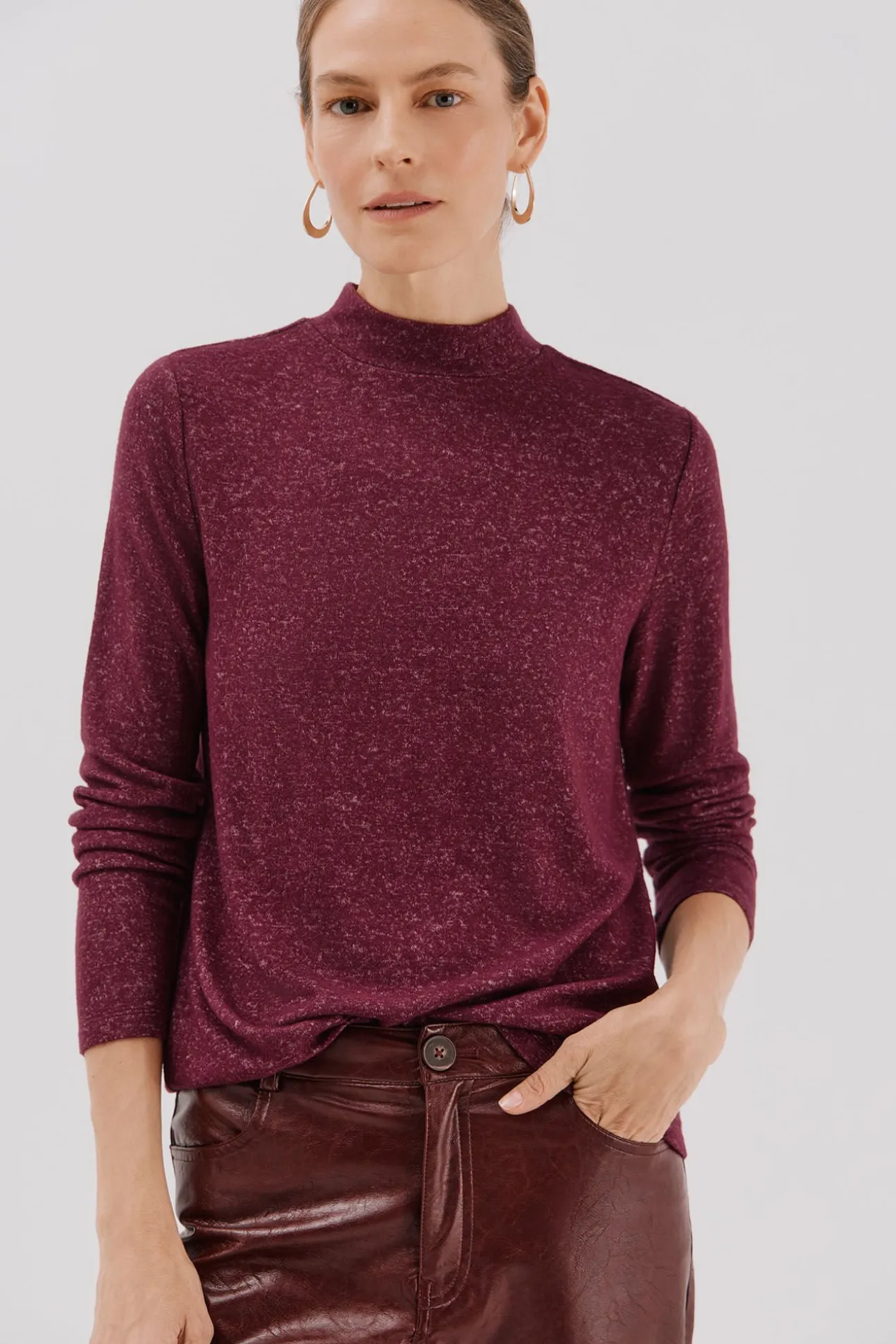 Camiseta básica com gola perkins