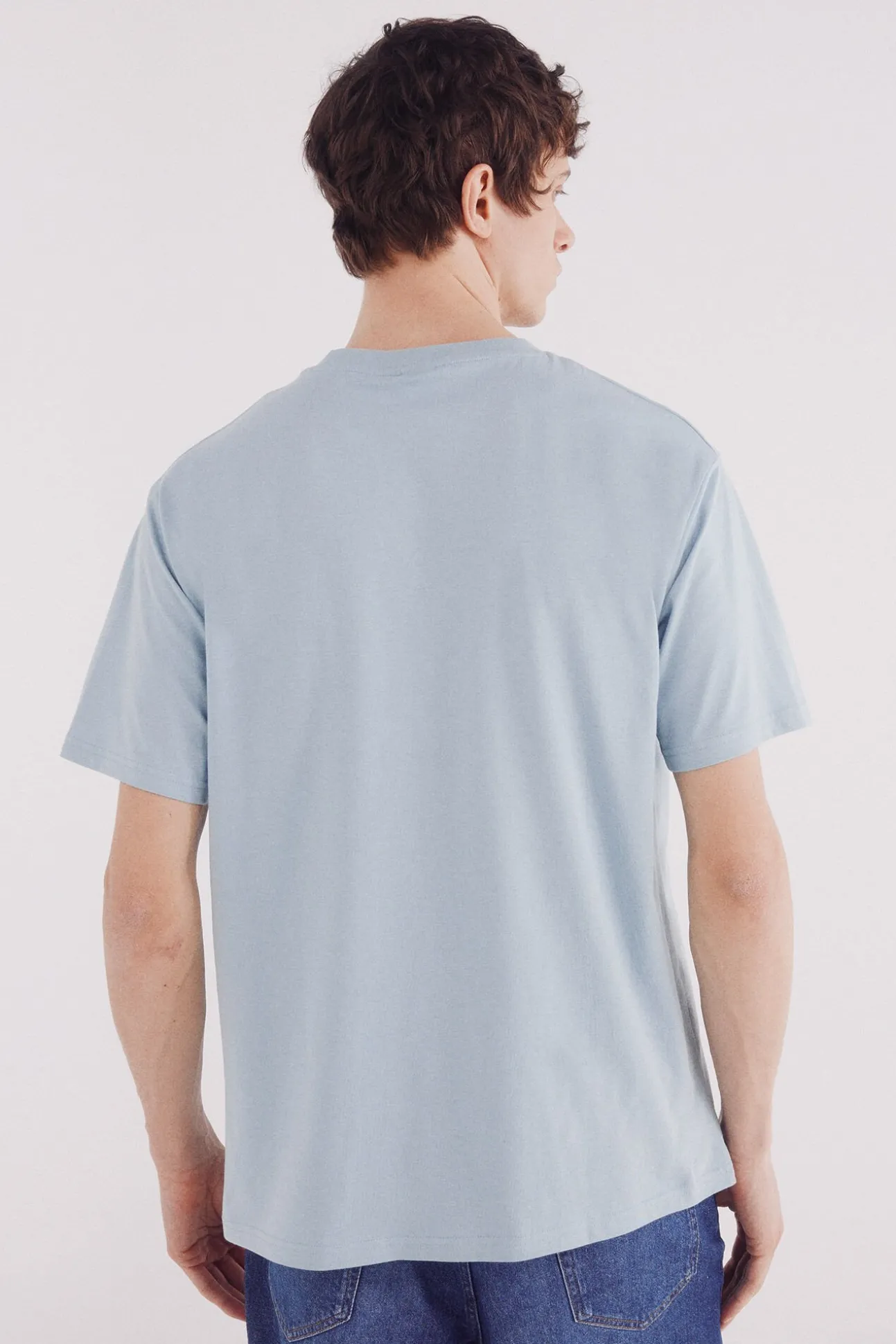 Camiseta básica com gola redonda