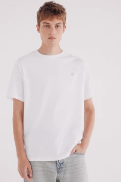 Camiseta básica com gola redonda
