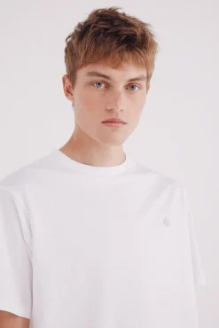 Camiseta básica com gola redonda