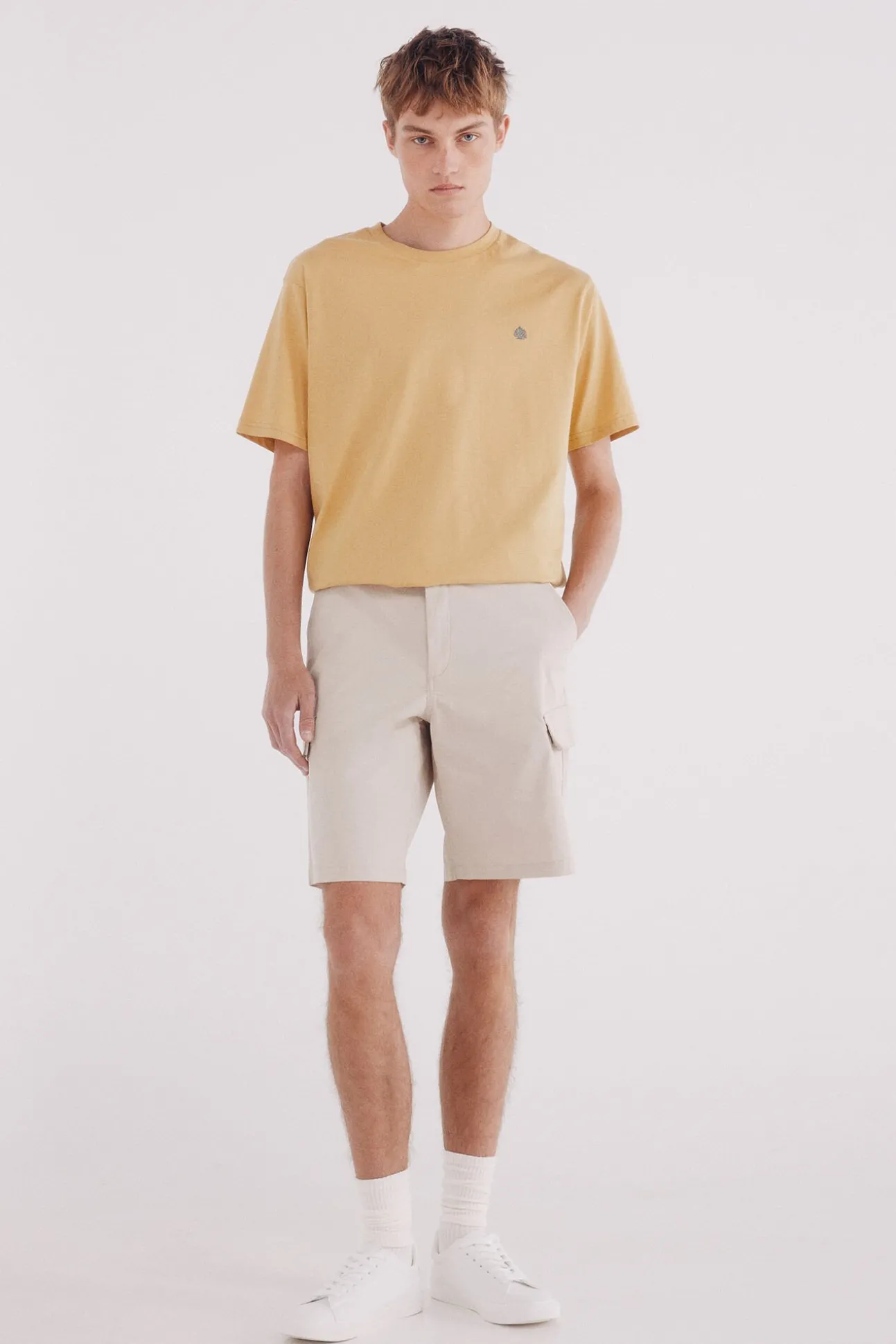 Camiseta básica com gola redonda