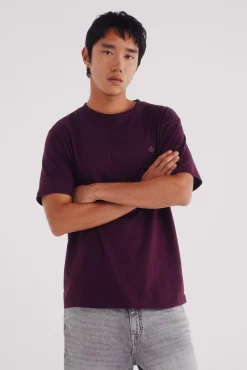 Camiseta básica com gola redonda