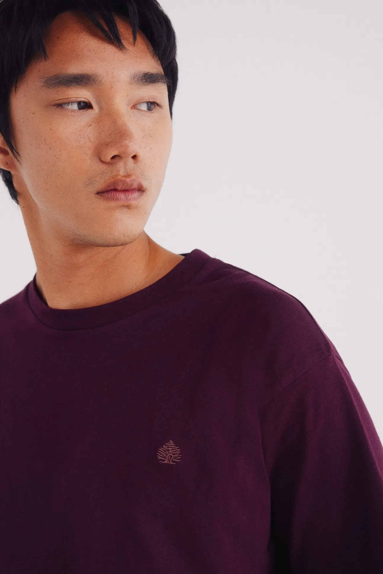 Camiseta básica com gola redonda