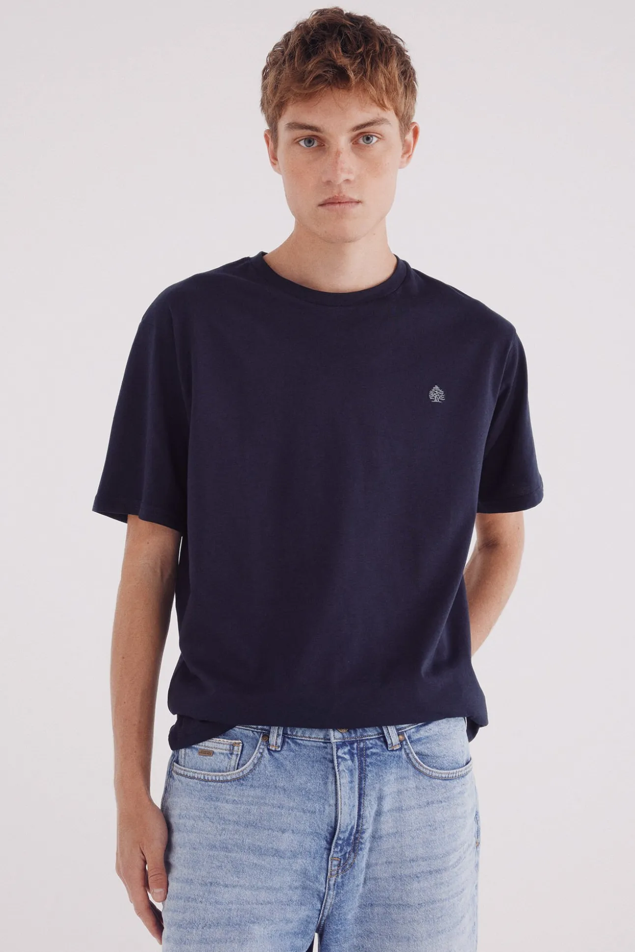 Camiseta básica com gola redonda