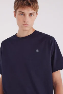 Camiseta básica com gola redonda