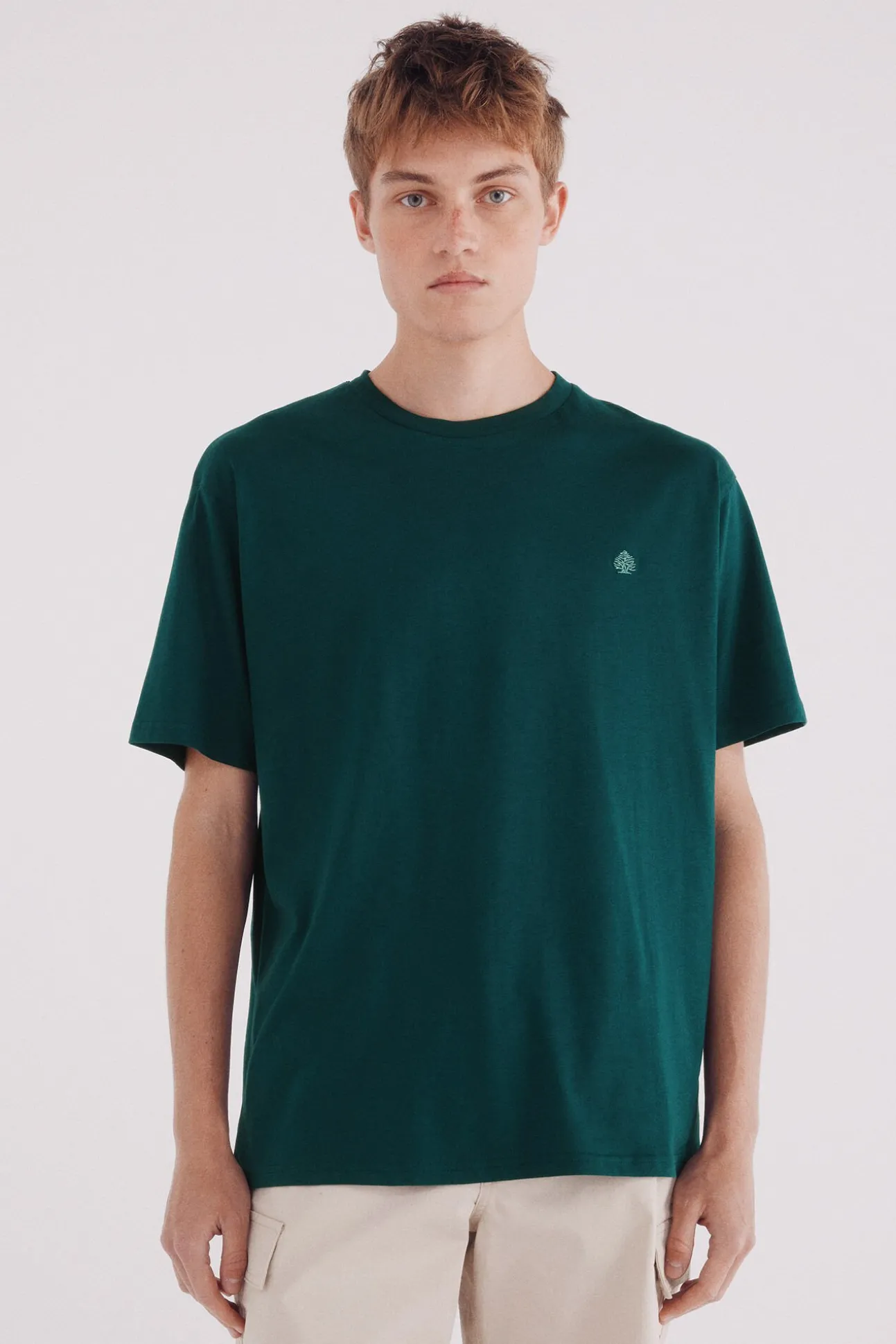 Camiseta básica com gola redonda