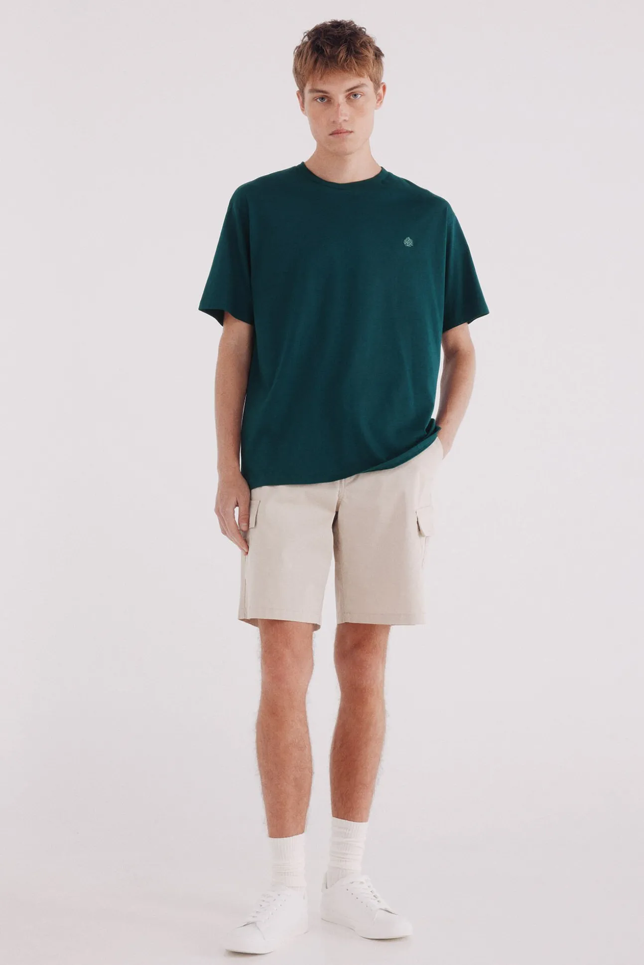 Camiseta básica com gola redonda