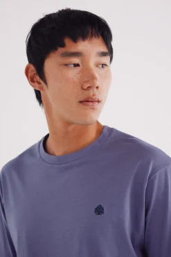 Camiseta básica com gola redonda