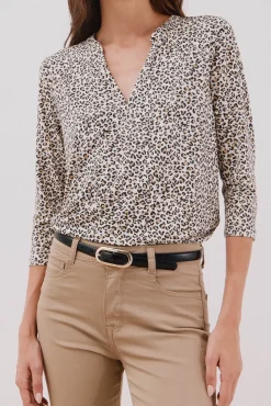 Camiseta básica decote mandarim