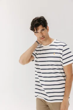 Camiseta básica riscas bordado