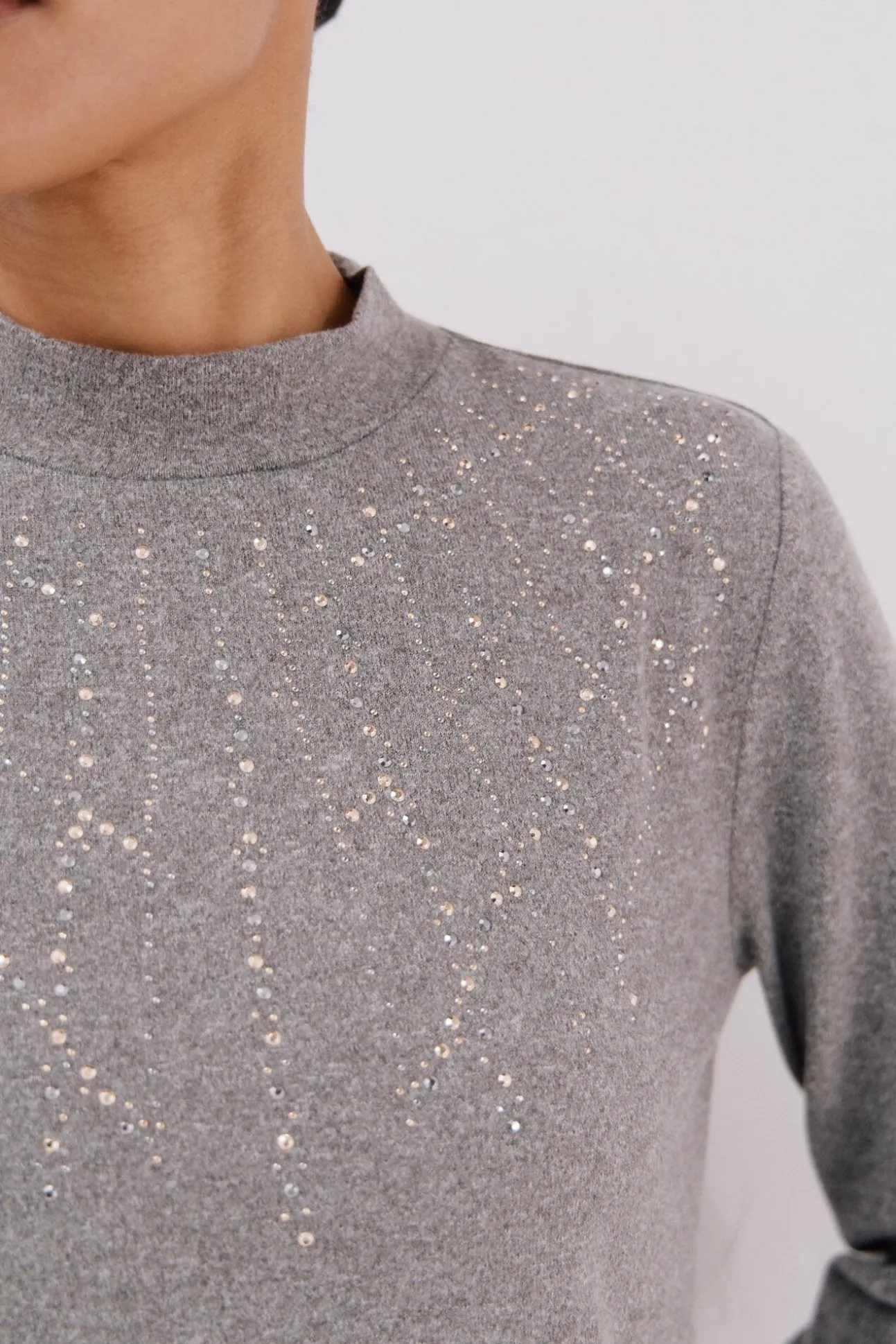 Camiseta com detalhe de strass