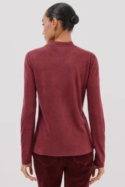 Camiseta com detalhe de strass