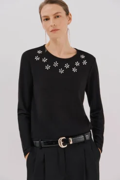 Camiseta com detalhes em strass