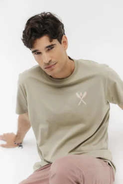 Camiseta com pás desenhadas