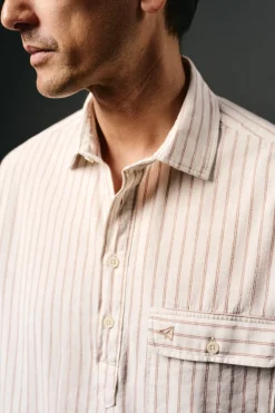 Camiseta de algodão e linho