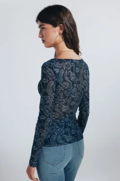 Camiseta de chiffon com decote franzido estampado