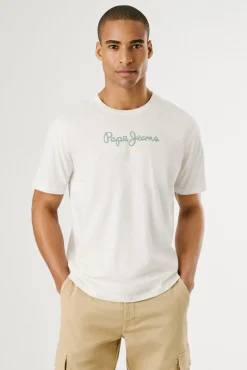 Camiseta de manga curta com logo frontal.